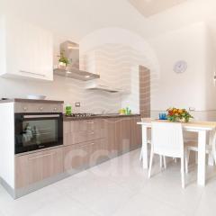 White House n 1 - By Cala Salento