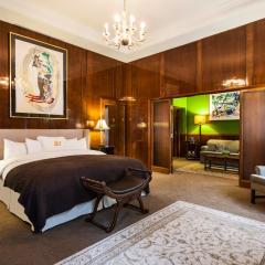 LHotel