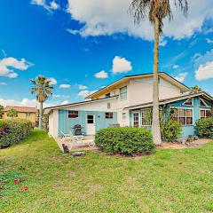 Spacious Seaside Cottage w/ Sunroom – 1-Minute Walk to Vilano Beach