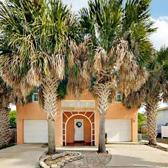 Tropical Gem w/ Courtyard & Large Deck – Stroll 1 Block to Beach Boardwalk