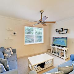 Immaculate Townhome in Upscale Community w/ Pool & Balcony - Near Beach