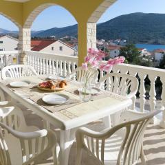 Apartment Toni-3 by Interhome