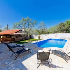 Apartment Majda by Interhome