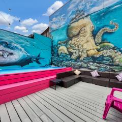 Mermaid-Shark 6BR House With Pool, Jacuzzi - Steps to Siesta Key Beach