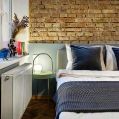 Silent blue apartment / Kochanowskigo St