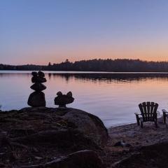 Amazing Stillar Cottage on Spectacular Wolfe Lake