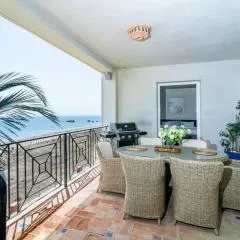 LAP- 3 bed apartment on the beach. Families only