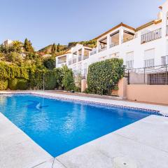 Cozy Apartment In Malaga With Outdoor Swimming Pool