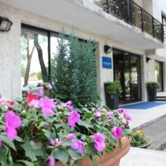 Club Hotel