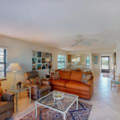 Prime Location I Free Beach Access Directly Across The Street!!!