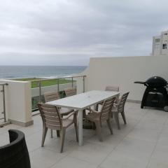 307 Bermudas - by Stay in Umhlanga
