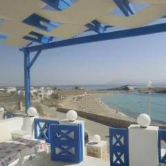 Blue and White Studios & Apartments