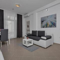 Apartment Petar - 200 m from beach