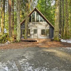 Remodeled Skykomish Escape with Loft and Hot Tub!