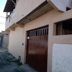 Casa conceito aberto aconchegante, perto de tudo e com garagem 64m2