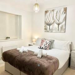 3 Bedroom home in Folkestone Cheriton, private parking in lovely location
