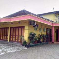 Toto Homestay