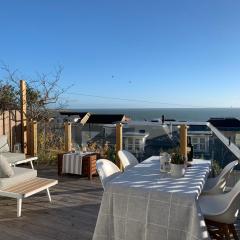 28 North, Stunning Costal home with Generous Ferry Reduction