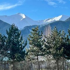 Ground floor 2-bedrooms, 2-bathrooms apartment near Bansko in a complex with pools and SPA included