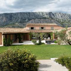 Villa provençale au cœur du pays d’Aix, piscine, vue imprenable