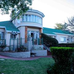 The KEDESAN Huis - Guest House
