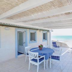 Gorgeous Apartment In Punta Braccetto Rg With Wifi