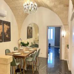The Duchess's View - NEW! Luxurious Flat in Historical Centre 115 sq m, 3min walk to Cala Porto beach and Private Parking