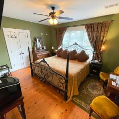 Bama Bed and Breakfast - Tusk Suite