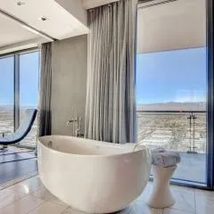 Private Luxury Panoramic Suite at Palms Place