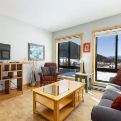 2754 Slopeside condo