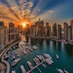 Private gorgeous Room with Marina view with Shared Kitchen in Shared Apartment