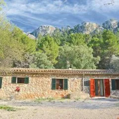 Nice Home In Estellencs With Jacuzzi