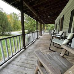 Rustic Updated Cozy Lake House! Close to skiing!