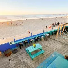 ITH San Diego Beach Bungalow Surf Hostel