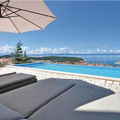 Luxury villa with heated pool, jacuzzi and sauna