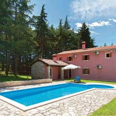 Beautiful Home In Vrsar With 3 Bedrooms, Wifi And Outdoor Swimming Pool