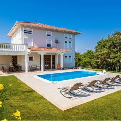 Stunning Home In Poljica With 8 Bedrooms, Wifi And Private Swimming Pool