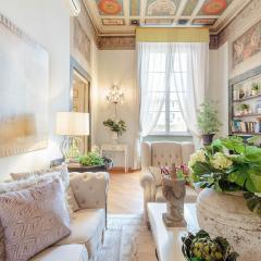Casa San Giovanni, Romantic LUCCA apartment With View Over a Church
