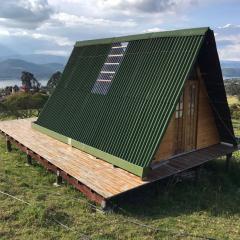 Acogedora MiniEcoCabaña con Vista Al Embalse de Tomine