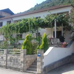 Apartment 4199-2 for 3 people in Trpanj