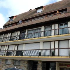 Apartment Les Cigognes by Interhome