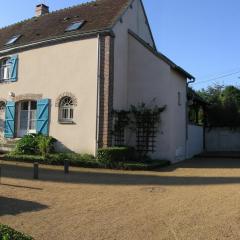 Gîte Trizay-Coutretot-Saint-Serge, 4 pièces, 5 personnes - FR-1-581-67