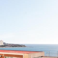 Beachside Apartment with Beautiful Sea Views