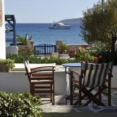 George's beach studios Aliki Paros