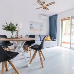 Lovely 2 Bedroom Apartment w/ large garden + pools