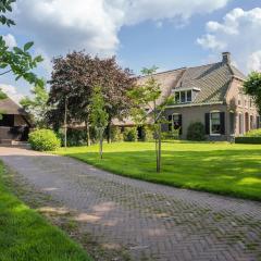 Grandeur Farmhouse in Dwingeloo at a National Park