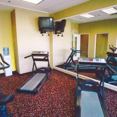 雷诺萨产业婆尼特假日酒店