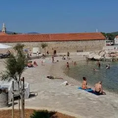 JELSA center-Sea view apartment near the beach - B2
