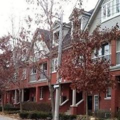 Cozy Tri-level Townhouse - 3 min from Outdoor Mall at Partridge Creek