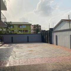 Captivating 2-Bed Ensuite Apartment in Accra